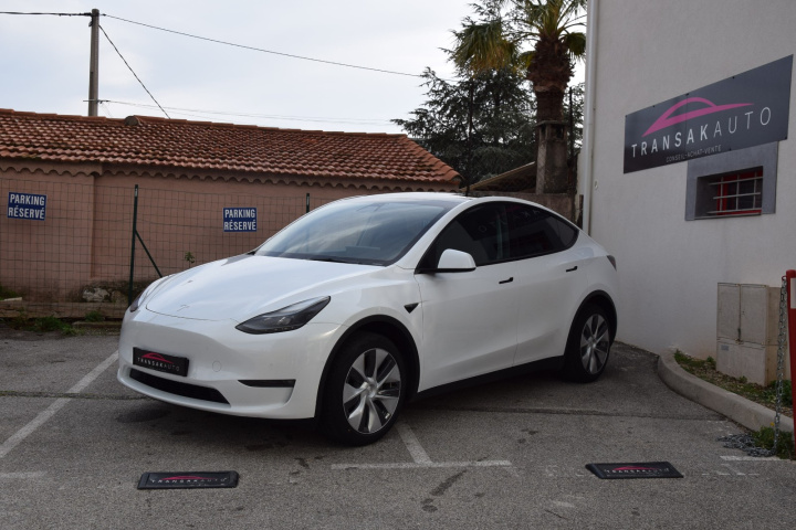 TESLA MODEL Y